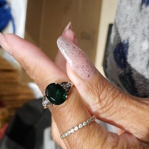 May birthstone emerald diamonelle CZ ring genuine solid sterling silver size 9
